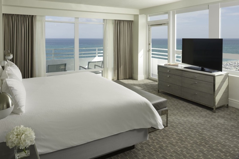 Versailles_Oceanfront-1-Bedroom-Suite_King